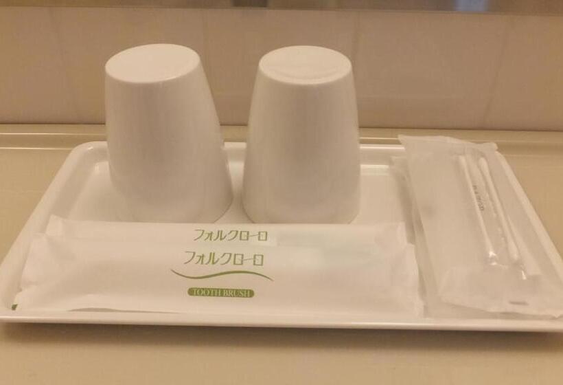 غرفة قياسية, Folkloro Ominato