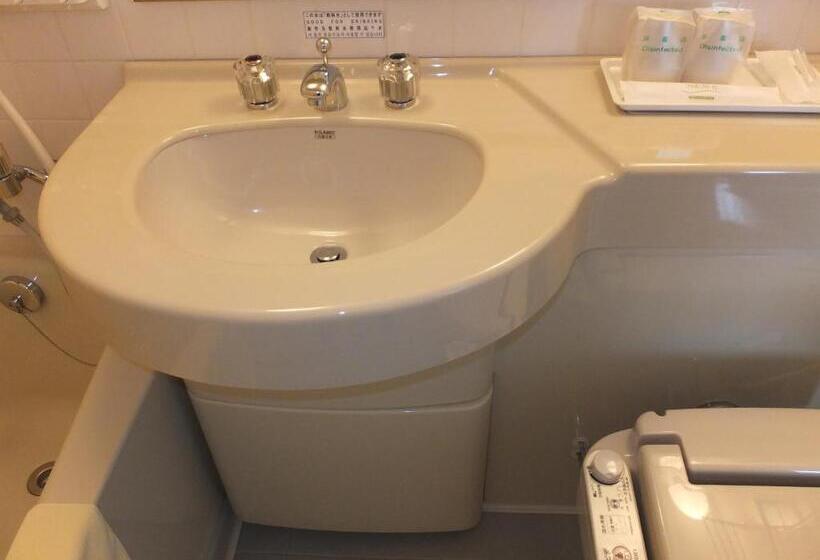 غرفة قياسية, Folkloro Ominato