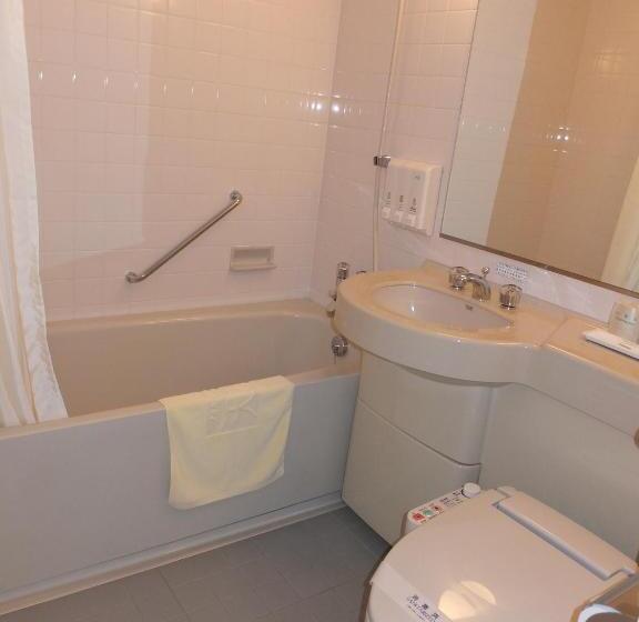 غرفة قياسية, Folkloro Ominato