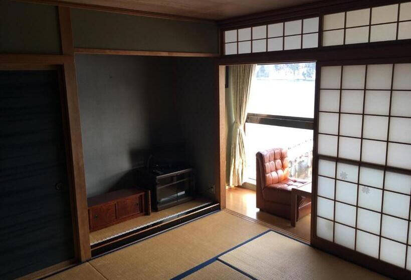 غرفة عائلية, Nojiri Lake Resort