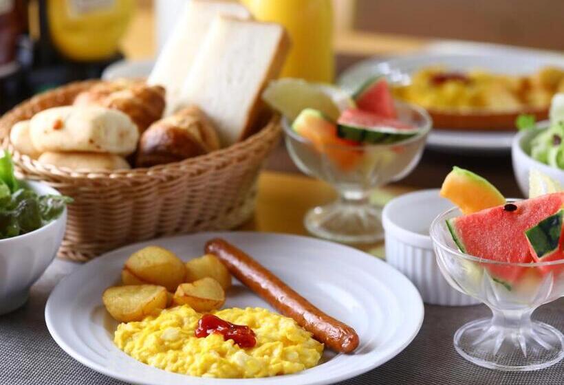 غرفة قياسية ثلاثية, Reposer Hakuba