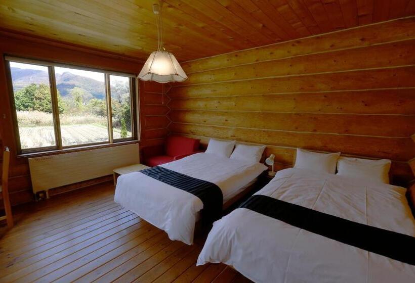 غرفة قياسية ثلاثية, Reposer Hakuba