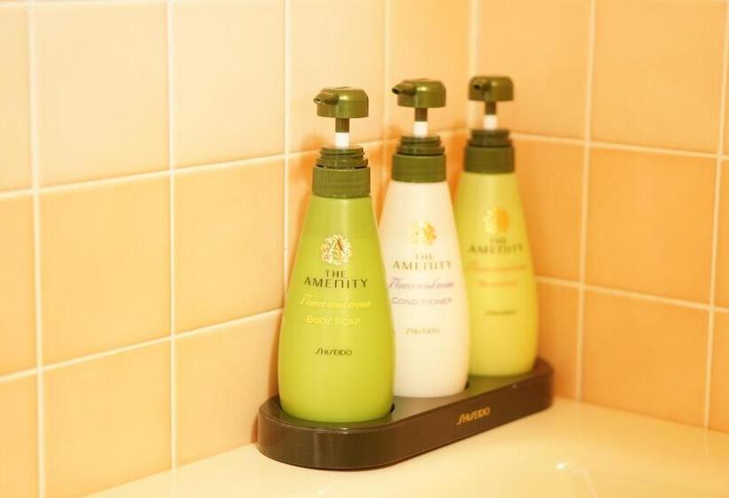 غرفة قياسية ثلاثية, Reposer Hakuba