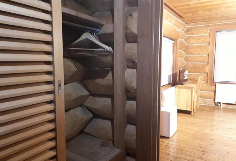 غرفة قياسية ثلاثية, Reposer Hakuba