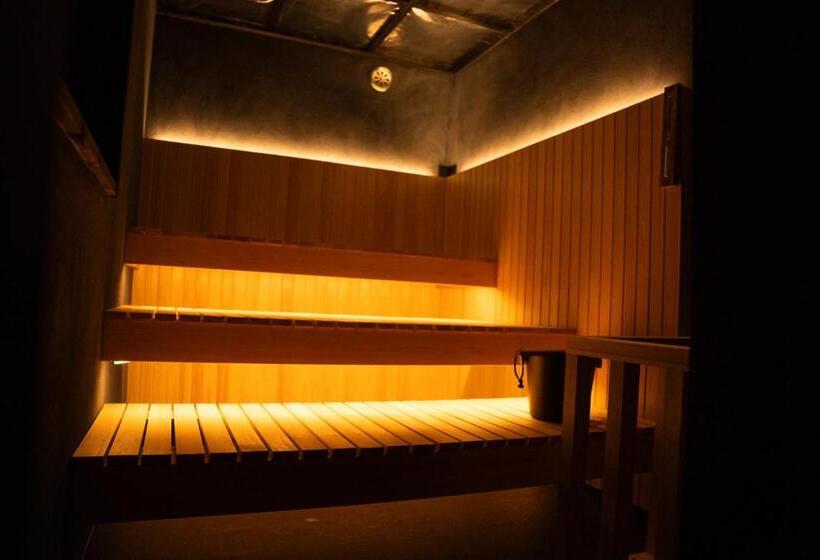 غرفة قياسية ثلاثية, Reposer Hakuba