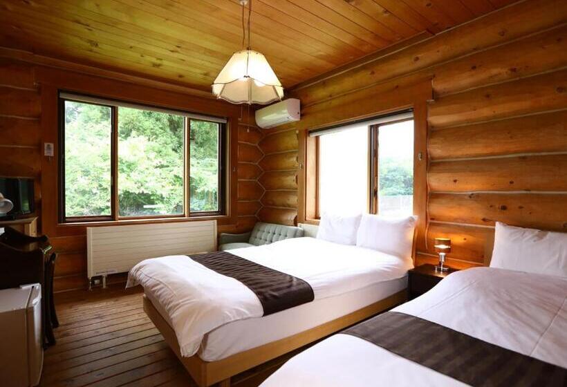 غرفة قياسية ثلاثية, Reposer Hakuba