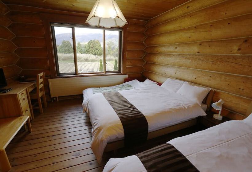 غرفة قياسية ثلاثية, Reposer Hakuba