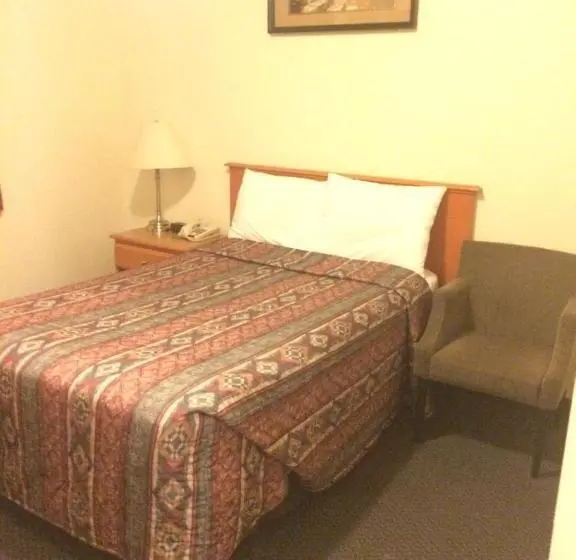 Basic Yhden Hengen Huone, Ace Inn
