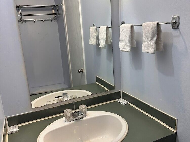 스탠다드 룸 더블 침대 2개, Beach Front Resort