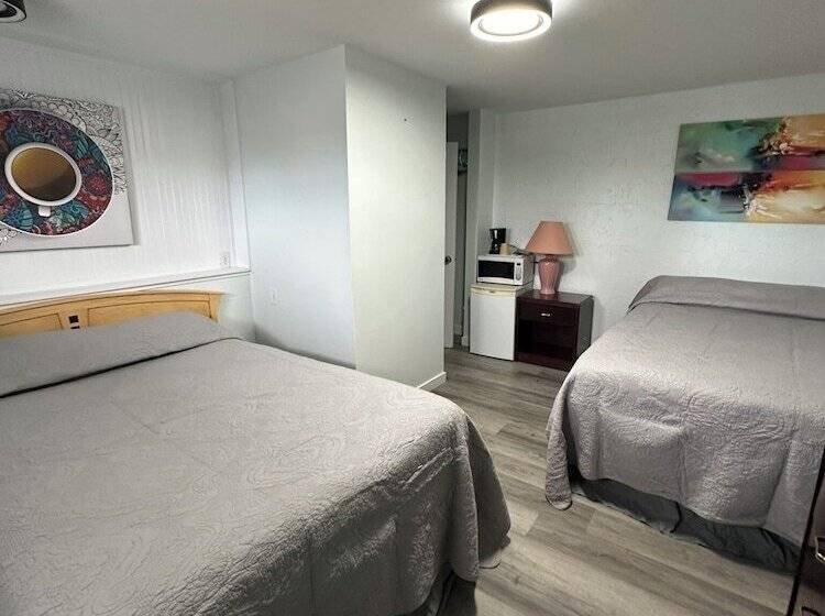 스탠다드 룸 더블 침대 2개, Beach Front Resort