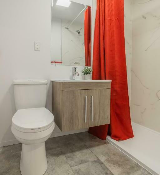 スタンダードルーム, Motel Champlain