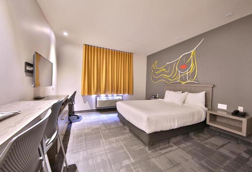 جناح سوبيريور, O Laval