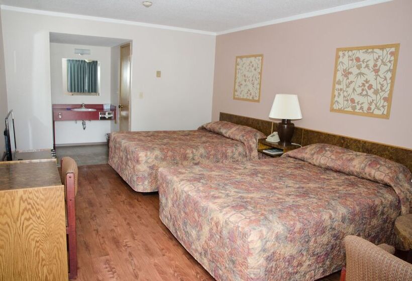 غرفه قياسيه سريرين مزدوجين, Swiss Village Inn