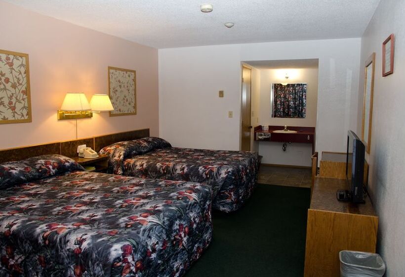 غرفه قياسيه سريرين مزدوجين, Swiss Village Inn