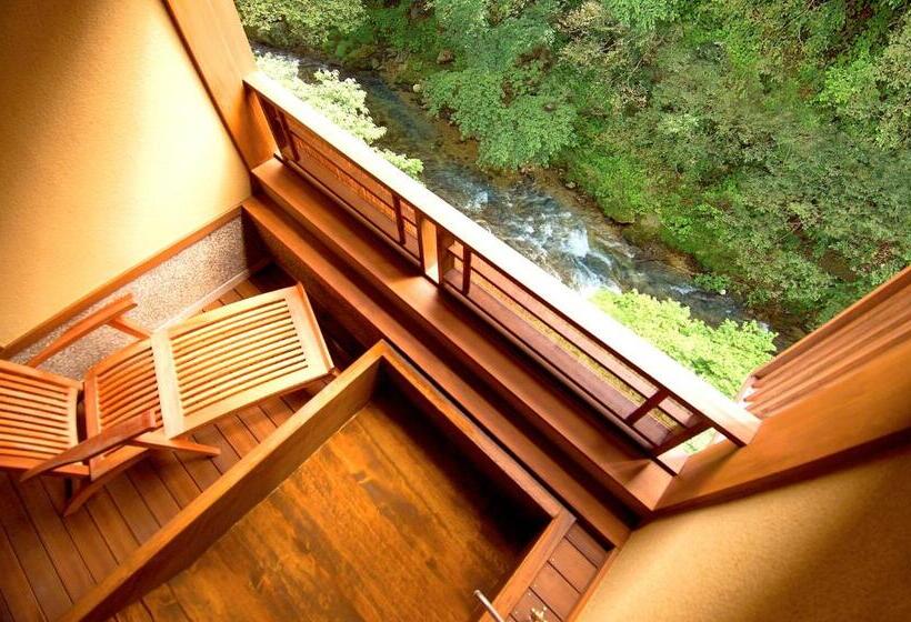 高级大房间, Moritaya