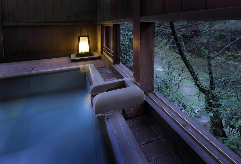 标准三人间, Moritaya