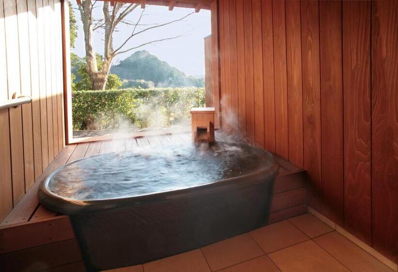 Номер Стандарт, Ryokusuitei