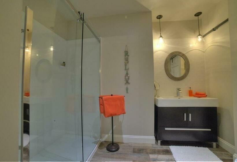 Standardzimmer mit Gartenblick, Shawnigan Suite B & B