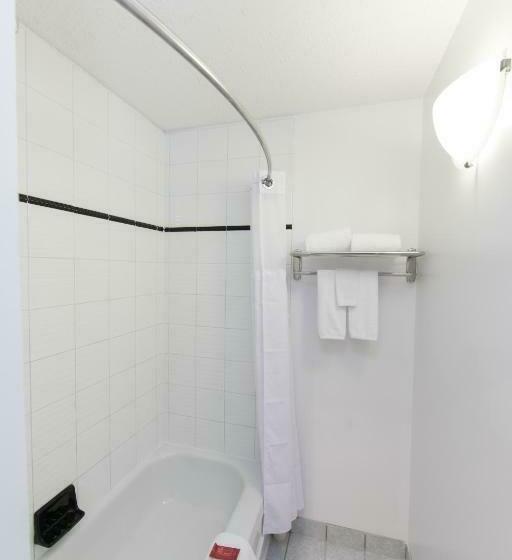 جناح سرير ملكى, Surestay Hotel By Best Western Castlegar