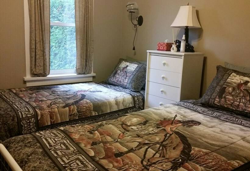 غرفة قياسية حمام مشترك, Susan S Sanctuary Bed & Breakfast