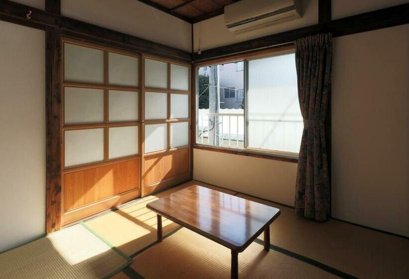 اتاق استاندارد یک نفره, Fujiyoshida Youth Hostel