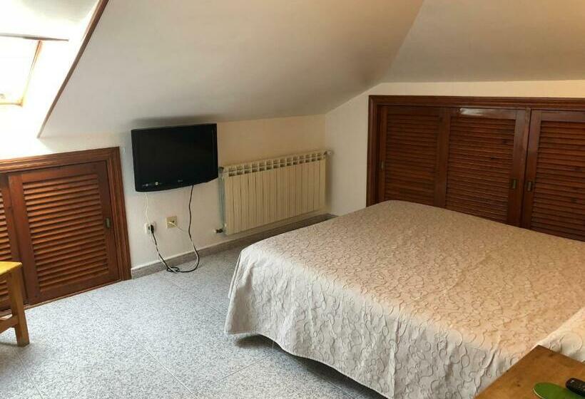 스탠다드 룸, El Colorín