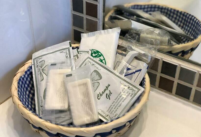 스탠다드 룸, El Colorín