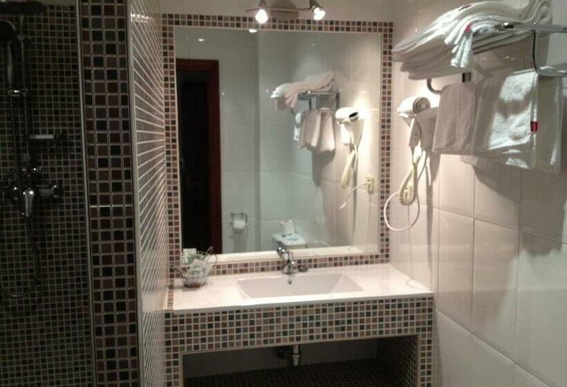 스탠다드 룸, El Colorín