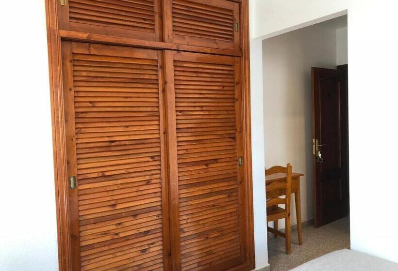 스탠다드 룸, El Colorín