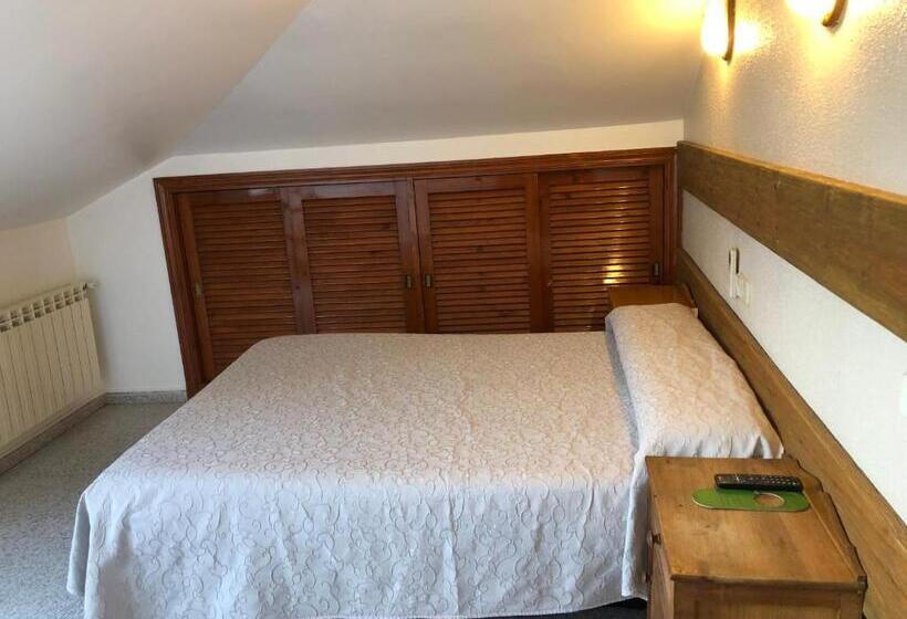 스탠다드 트리플 룸, El Colorín