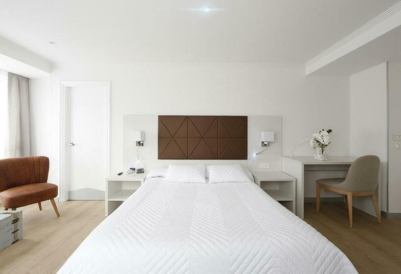 اتاق استاندارد یک نفره, Loiola