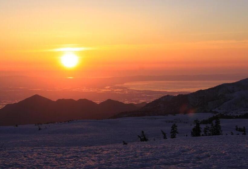 חדר סטנדרטי לשלושה עם נוף, Midagahara