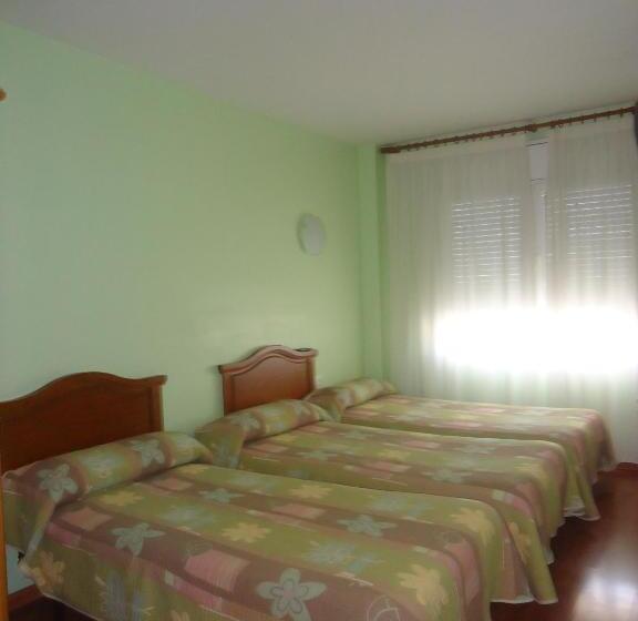 חדר סטנדרט לשלושה, Restaurant Casa Miquel