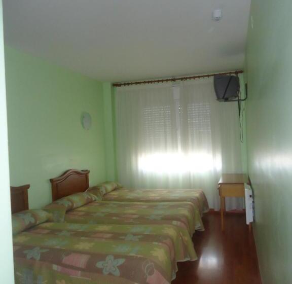 חדר סטנדרט לשלושה, Restaurant Casa Miquel