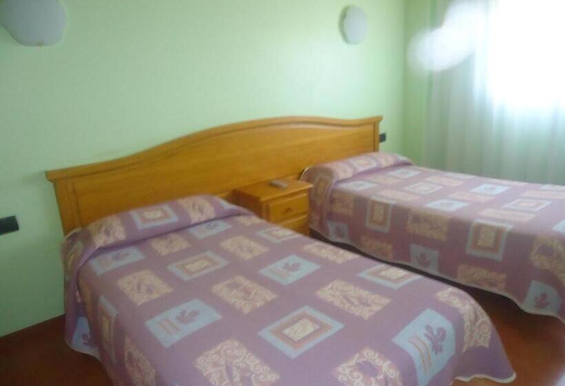 חדר סטנדרט יחיד, Restaurant Casa Miquel