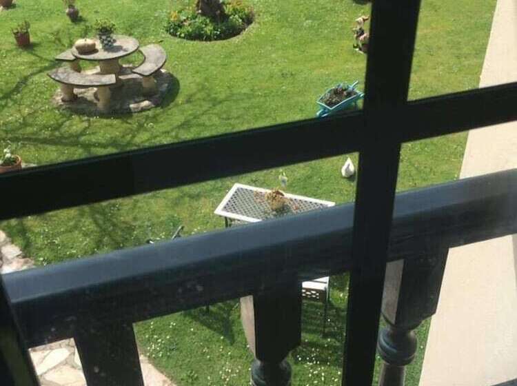 غرفة قياسية, Rural La Figar