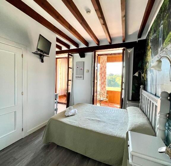 Classic room with balcony, Villa Maria
