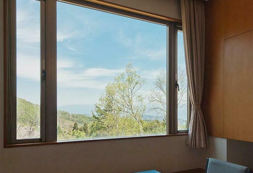 חדר משפחתי, Arcadia