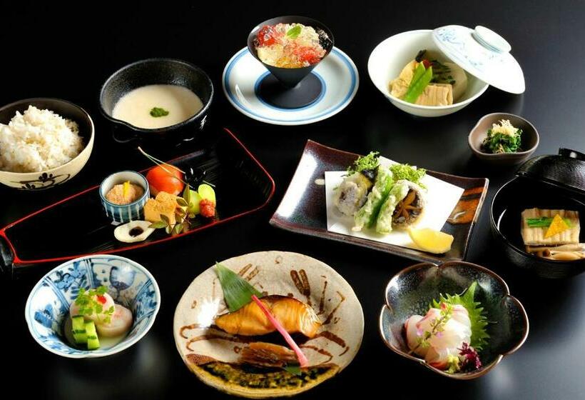 标准三人间共用浴室, Heihachi Tea House Inn