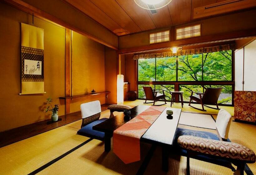 标准三人间共用浴室, Heihachi Tea House Inn