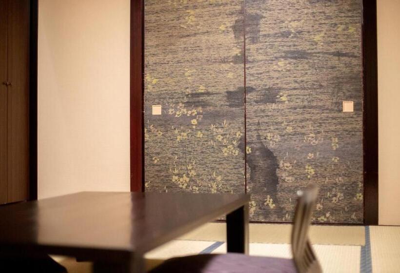 חדר משפחתי, Kamisuwa Onsen Shinyu