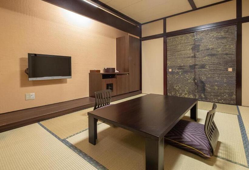 חדר אקונומי לשלושה, Kamisuwa Onsen Shinyu