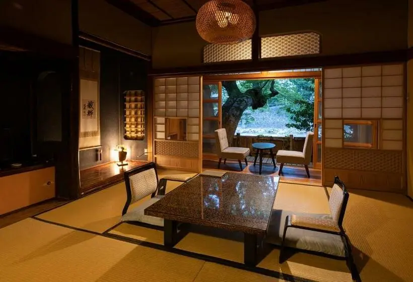 Deluxe-huone, Okutsusou