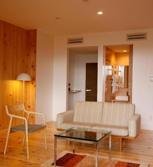 סוויטה משפחתית, Satoyama Jujo The House