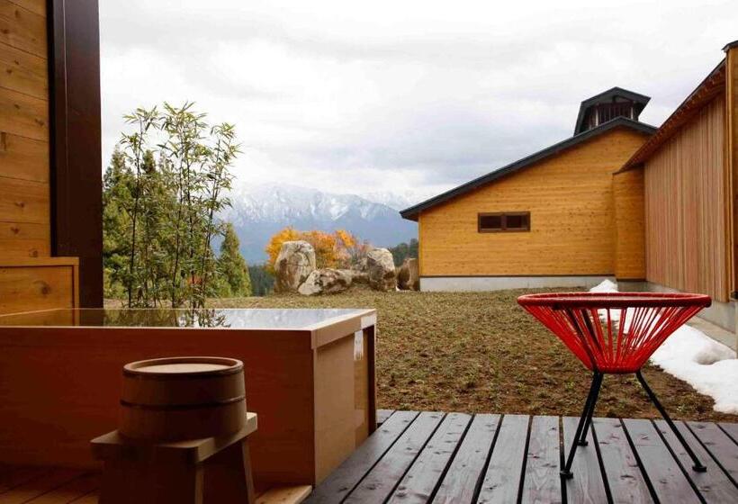 סוויטה משפחתית, Satoyama Jujo The House