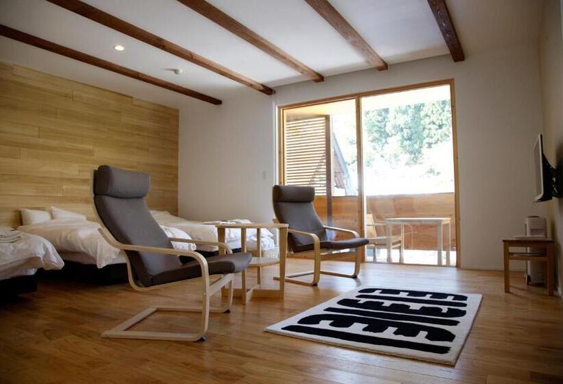 חדר משפחתי, Satoyama Jujo The House