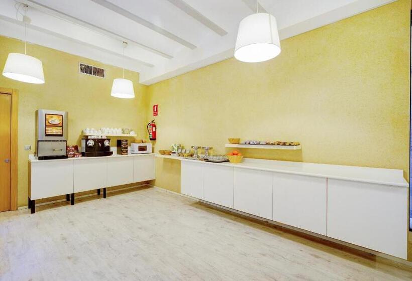 Quarto Triplo Estandar, Casa Del Cigroner