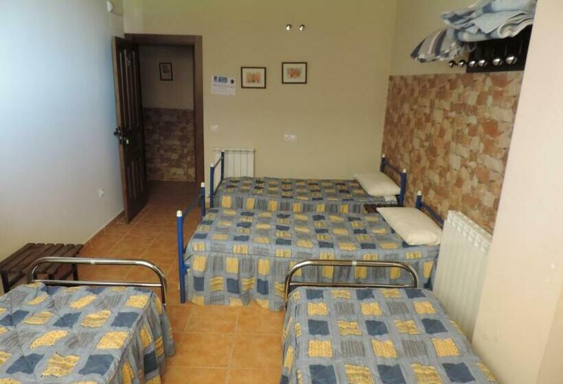 اتاق چهار تخته با دستشویی مشترک, Albergue Santo Tomás De Canterbury Hostel