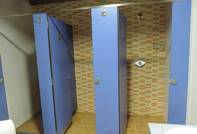 اتاق چهار تخته با دستشویی مشترک, Albergue Santo Tomás De Canterbury Hostel