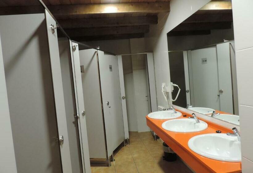 اتاق چهار تخته با دستشویی مشترک, Albergue Santo Tomás De Canterbury Hostel